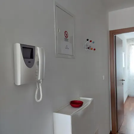 Toni - S Pogledom Na