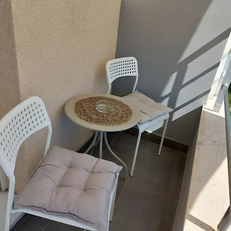 Toni - S Pogledom Na