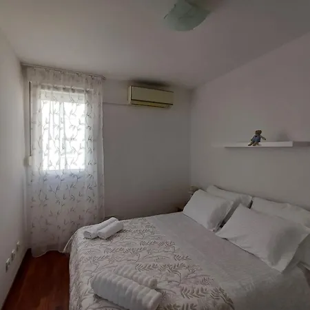 Lägenhet Toni - S Pogledom Na